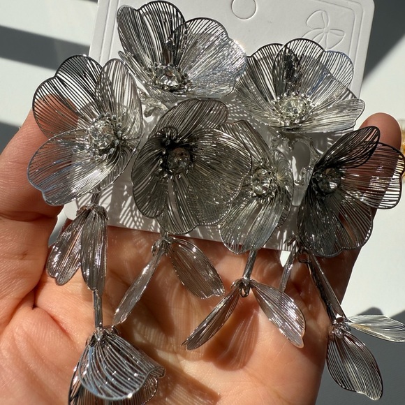 Zara Kate Middleton cascading floral earrings - Picture 5 of 12